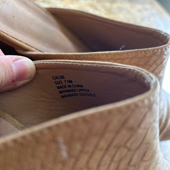 Faux Snake Mules Tan - 7.5 - Picture 4 of 4